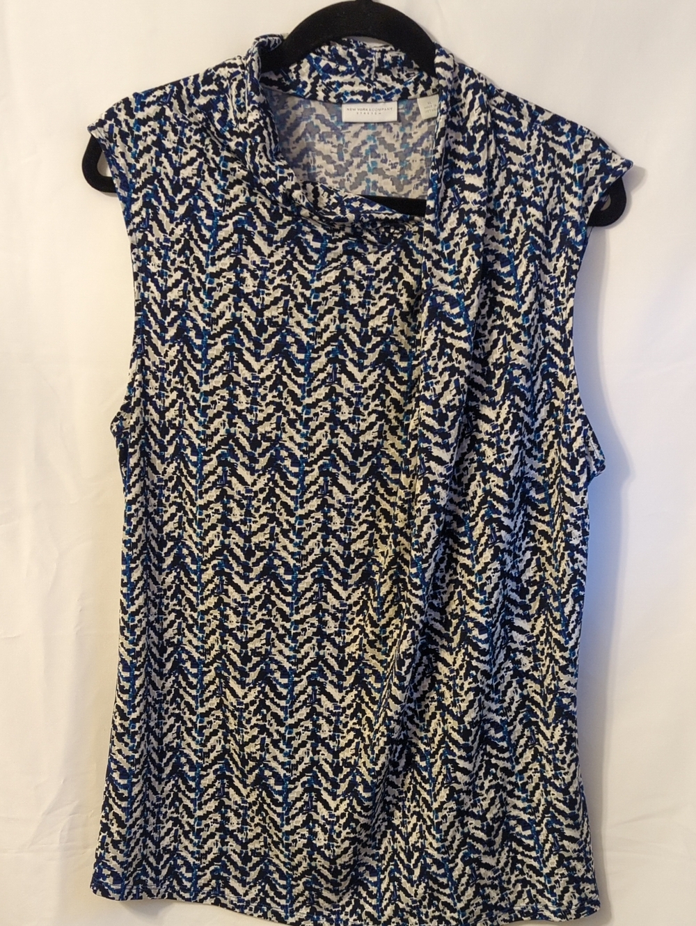 New York & Company Blue and White Sleeveless Printed Top